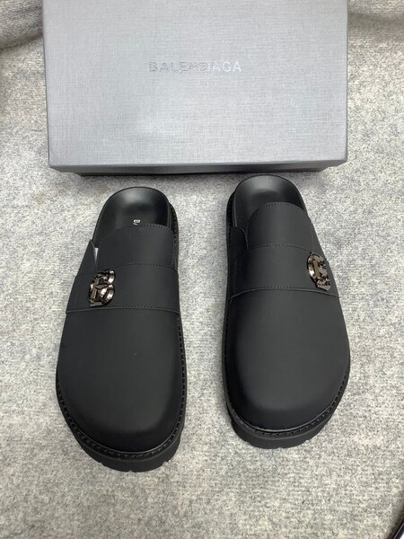 Mules en cuir élégantes noir