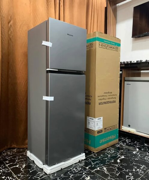 Hisense fridge/ freezer