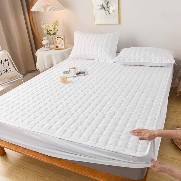 3 PIECES MATTRESS PROTECTORS KING /QUEEN SIZE
