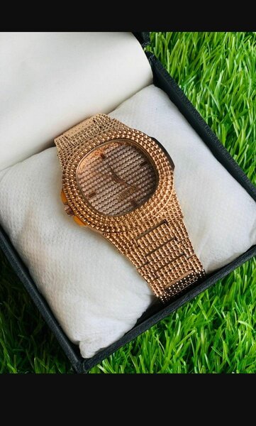 Men's women's analouge watch