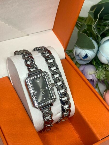 Ladies Wristwatch and Bracelet