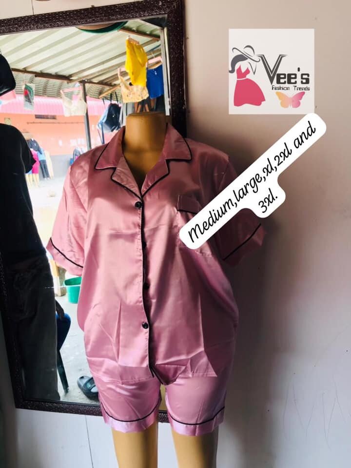 Women's pink pajamas, shorts and a short-sleeve shirt