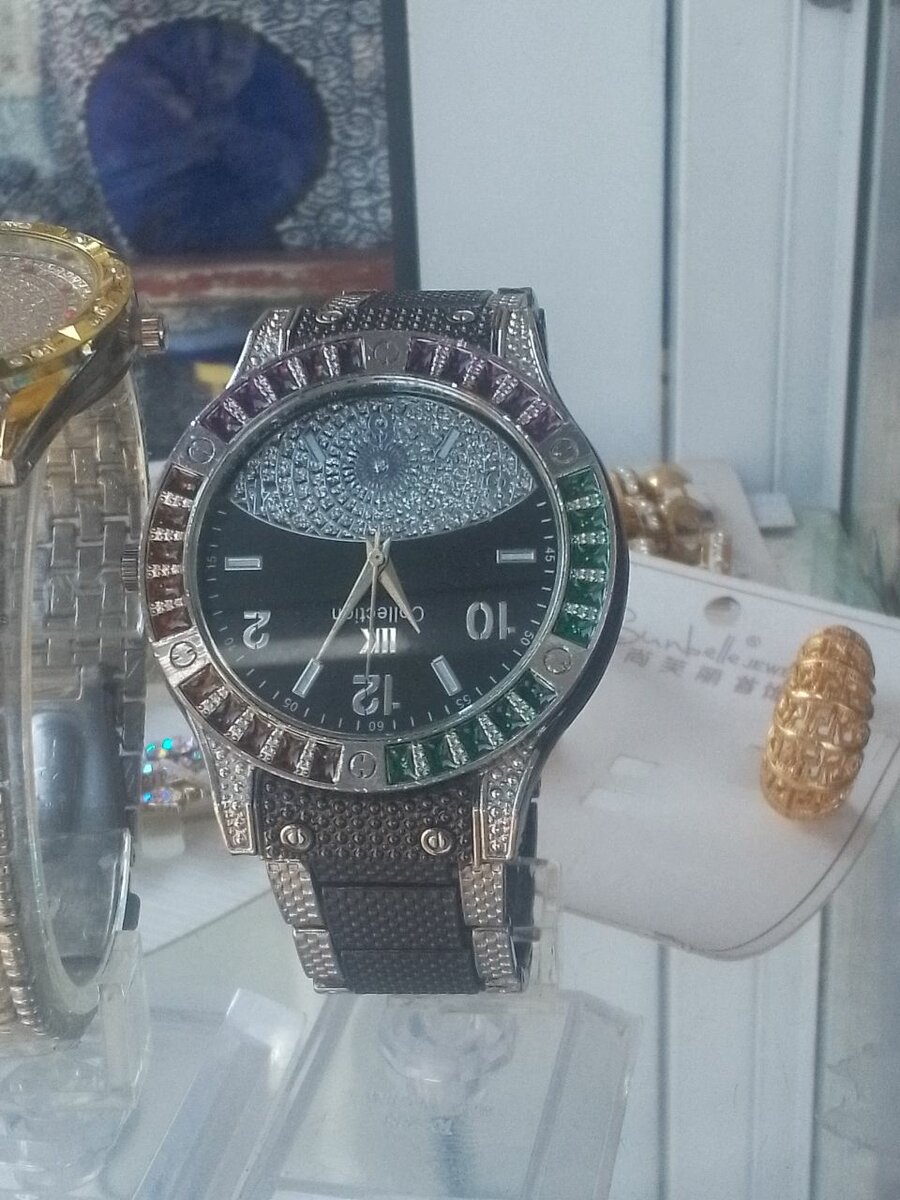 Fashionable wristwatch