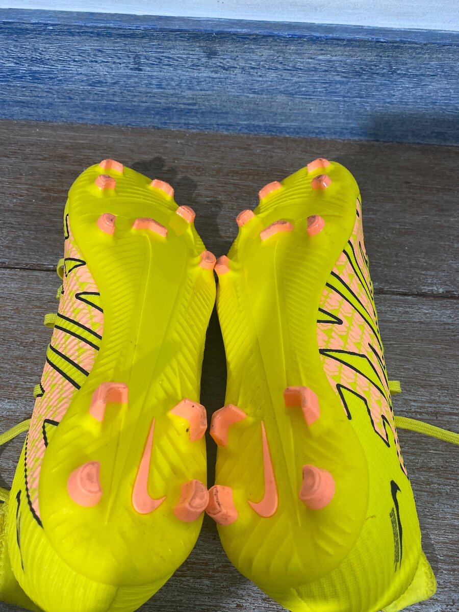 Crampons mercuriales nike original venu de france