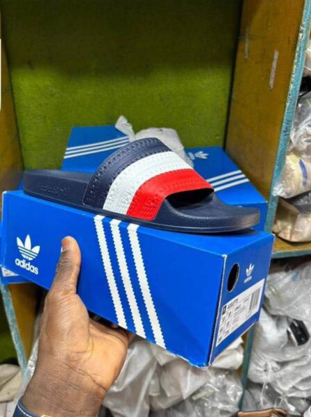Claquettes Adidas confortables