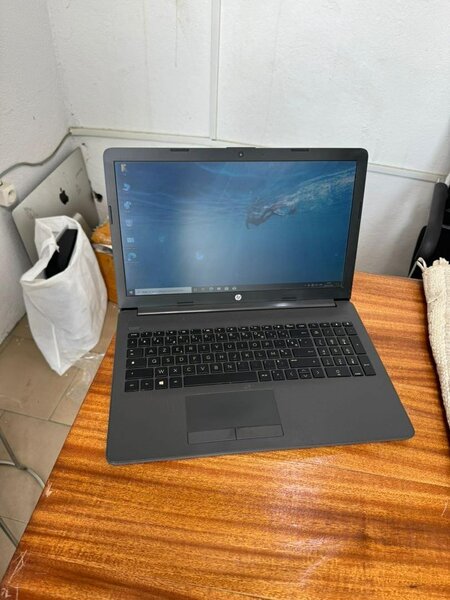 Hp Laptop Dual Core 4gb de ram / 500gigas disque dur