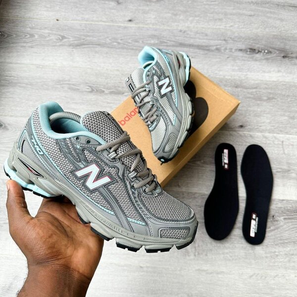Sneakers New Balance 740