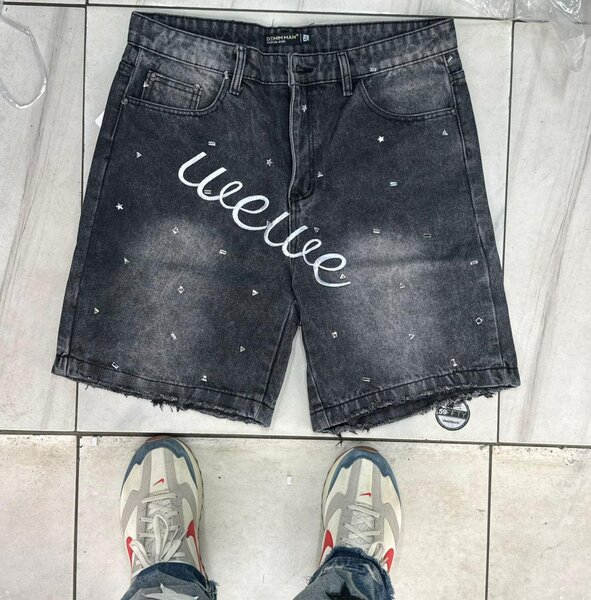 Short denim noir rétro