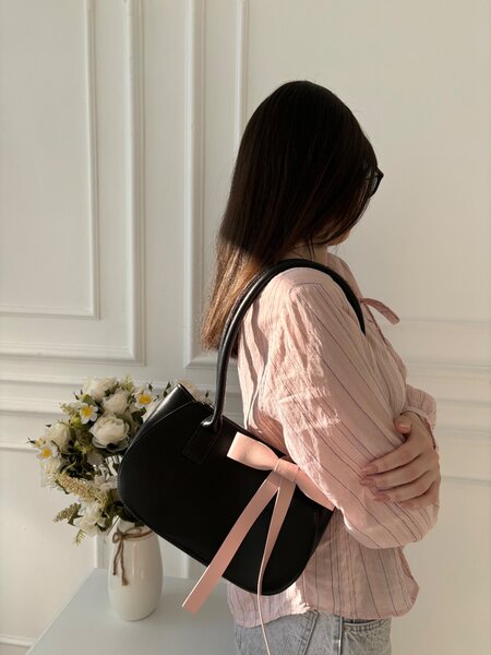 Трендовая сумочка с бантиком