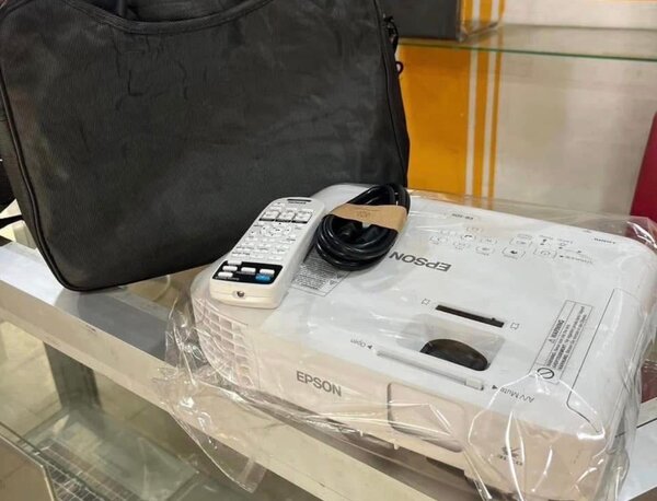 Projecteur Epson HDMI compact