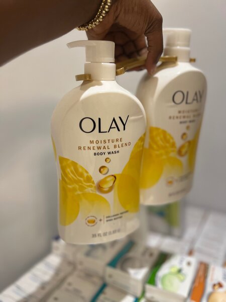 Olay Moisture renewal blend body wash