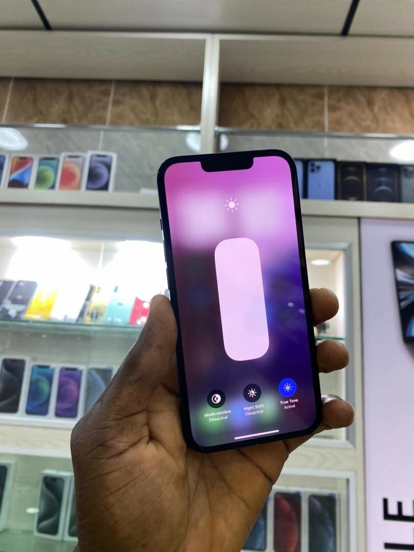 iPhone 13 128g très propre