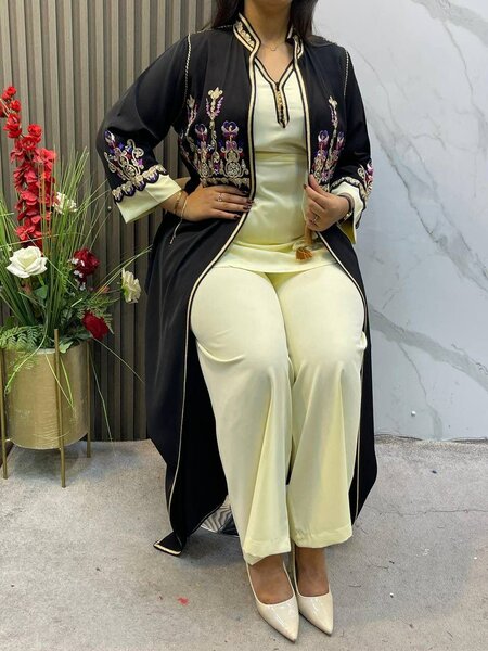 Robe longue kaftan brodé élégant