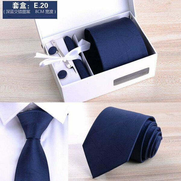 Coffret cravate bleu uni classique