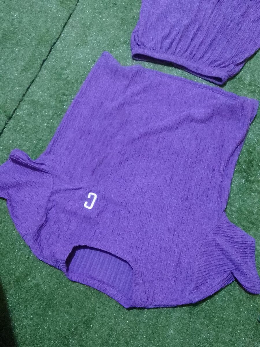 Fashionable wear Top and down