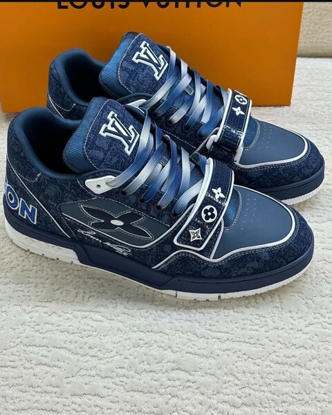 LOUIS VUITTON CLASSIC