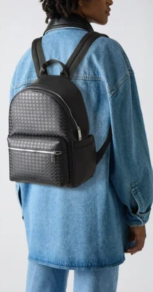 Sac à dos en cuir noir élégant