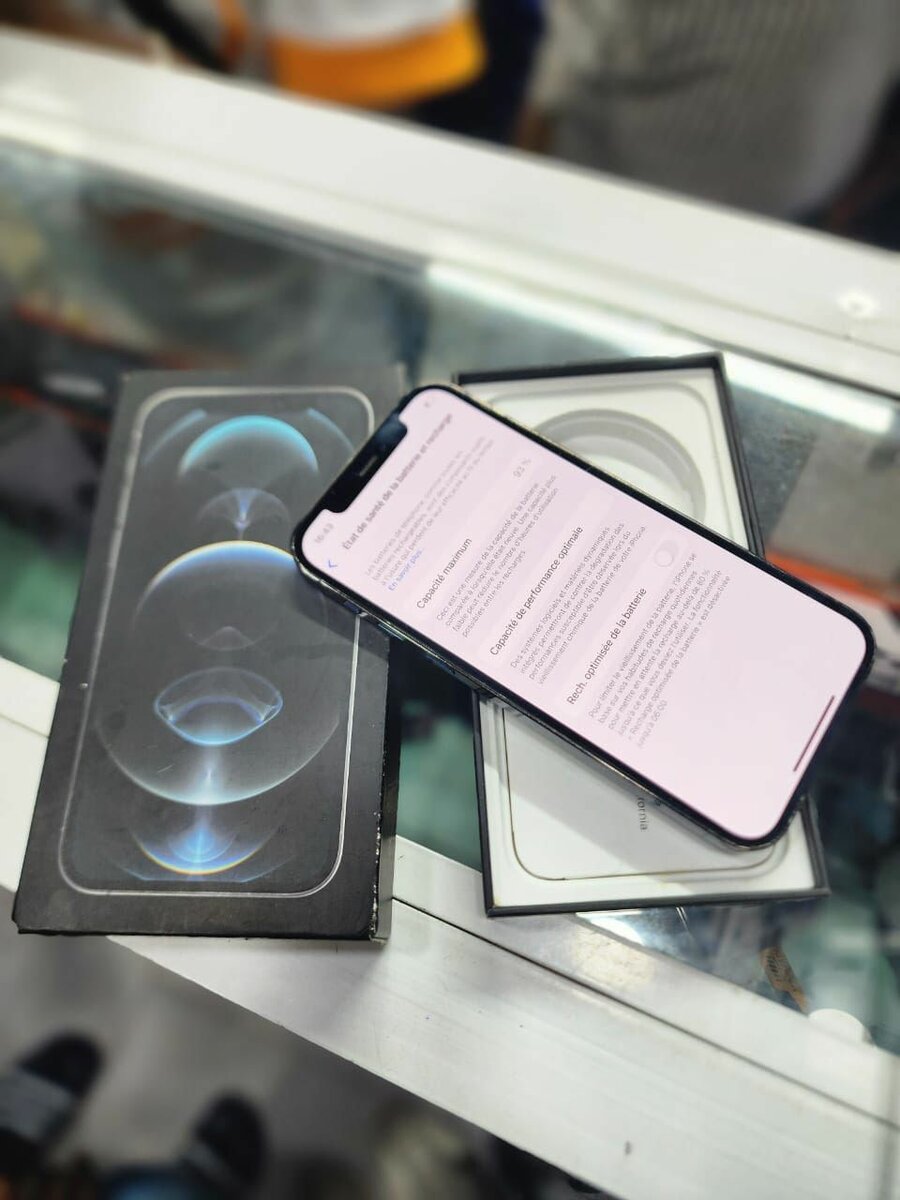 12 pro 128giga tout passe