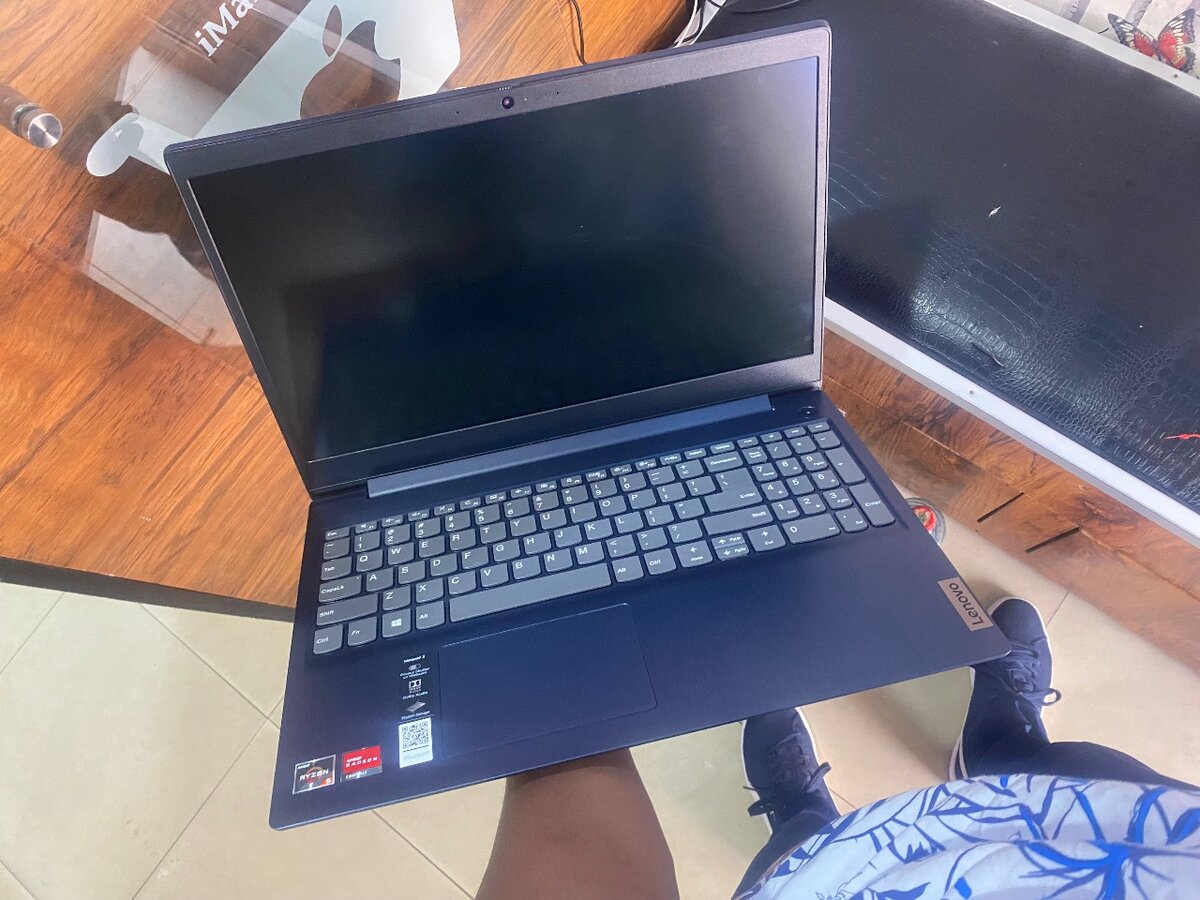 Lenovo Ryzen 5,