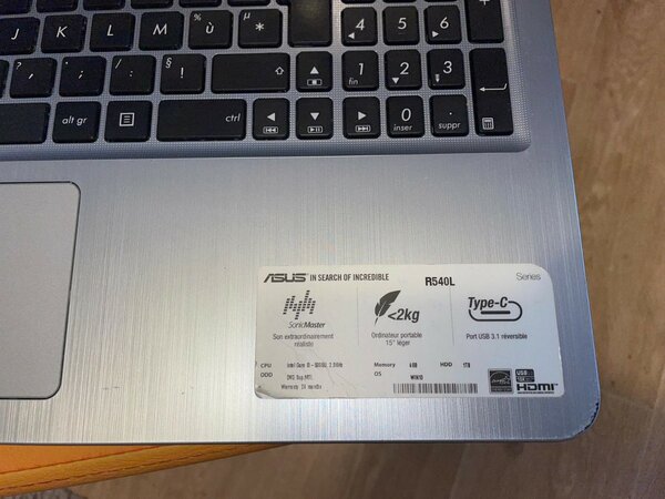 Ordinateur portable ASUS R540L