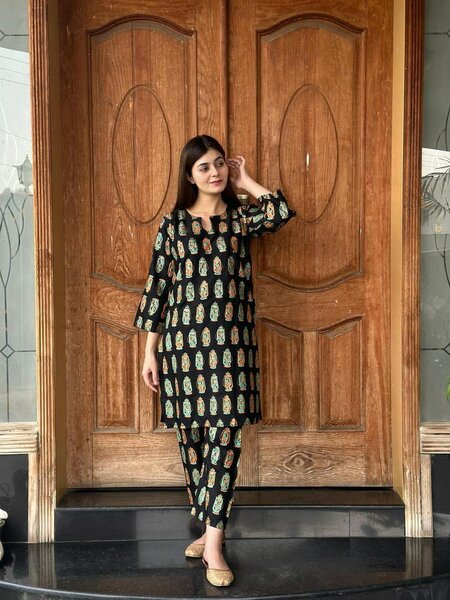2 PC's women stiched printed lawn arabic suit