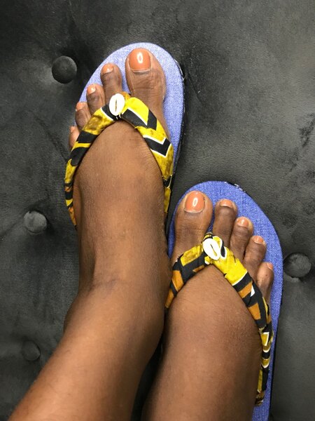 Tongs colorées pour l'été