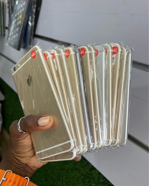 iphones available