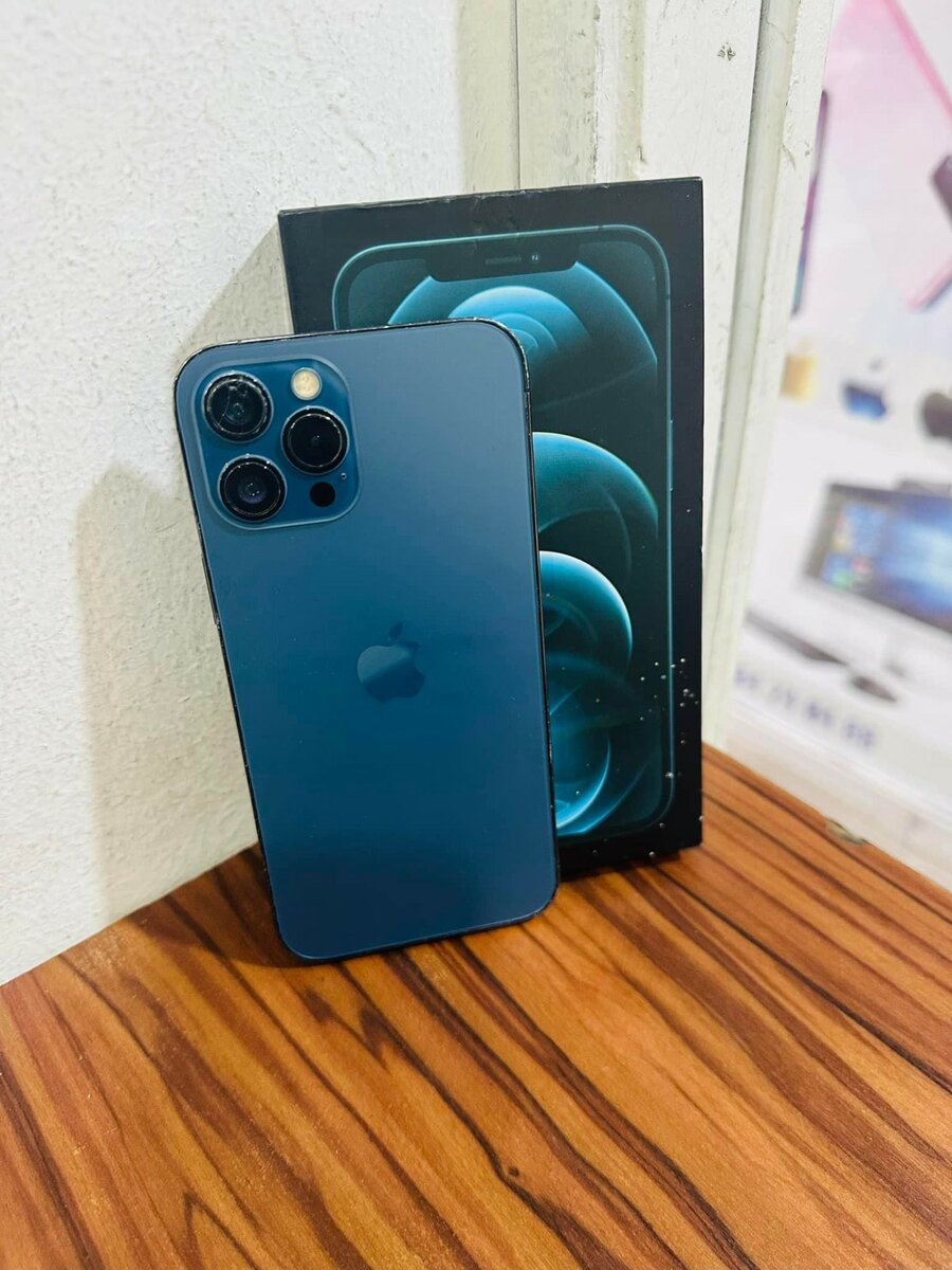 iPhone 12 Pro Max 128gb avec carton