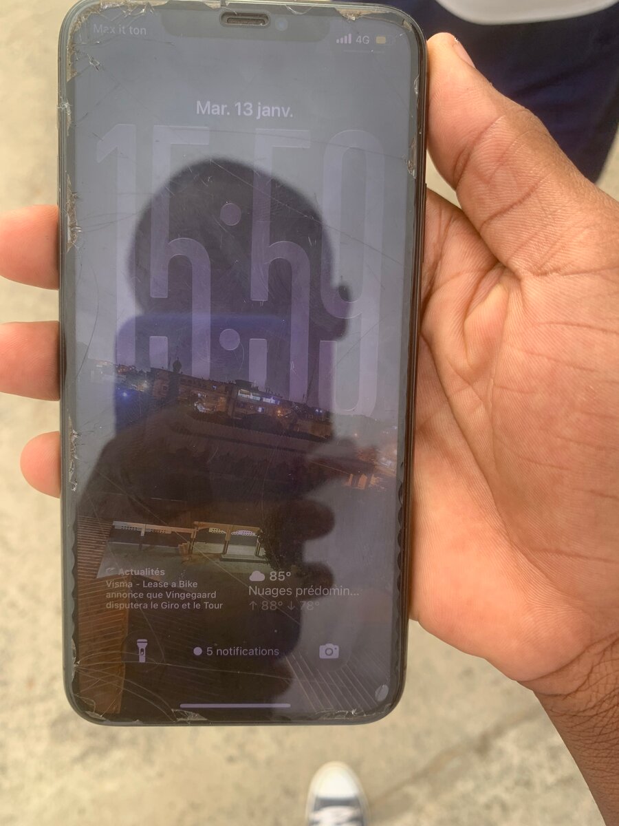 iPhone Pro max  64Go Gris