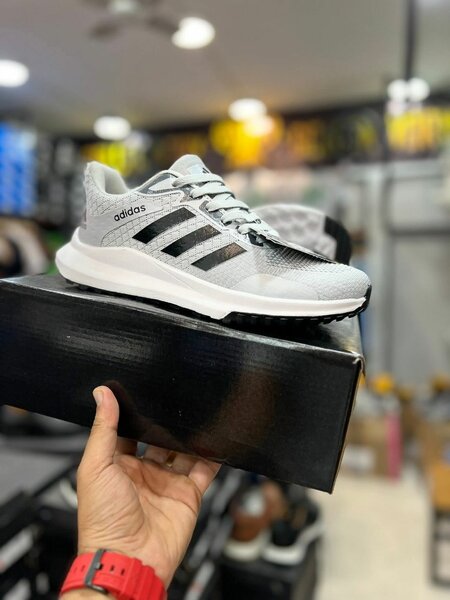 Chaussures de sport Adidas