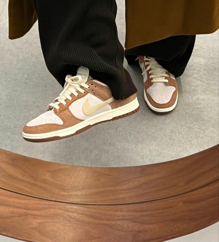 SB DUNK LOW MEDIUM CURRY