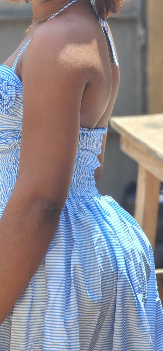 Robe d'été rayée bleue