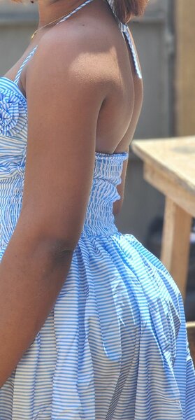 Robe d'été rayée bleue