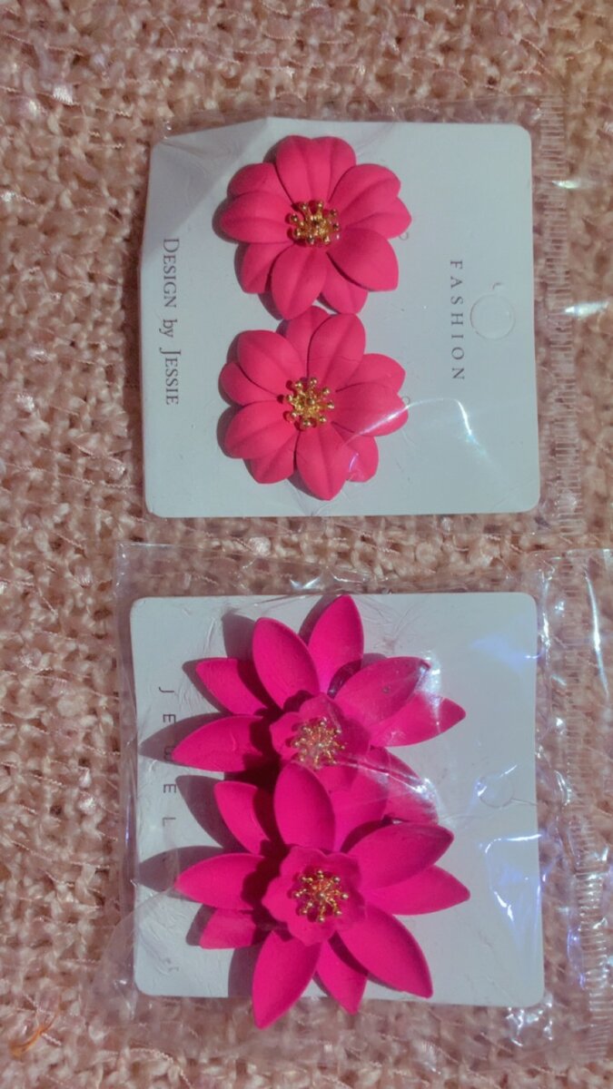 Boucles d'oreilles fleuries roses