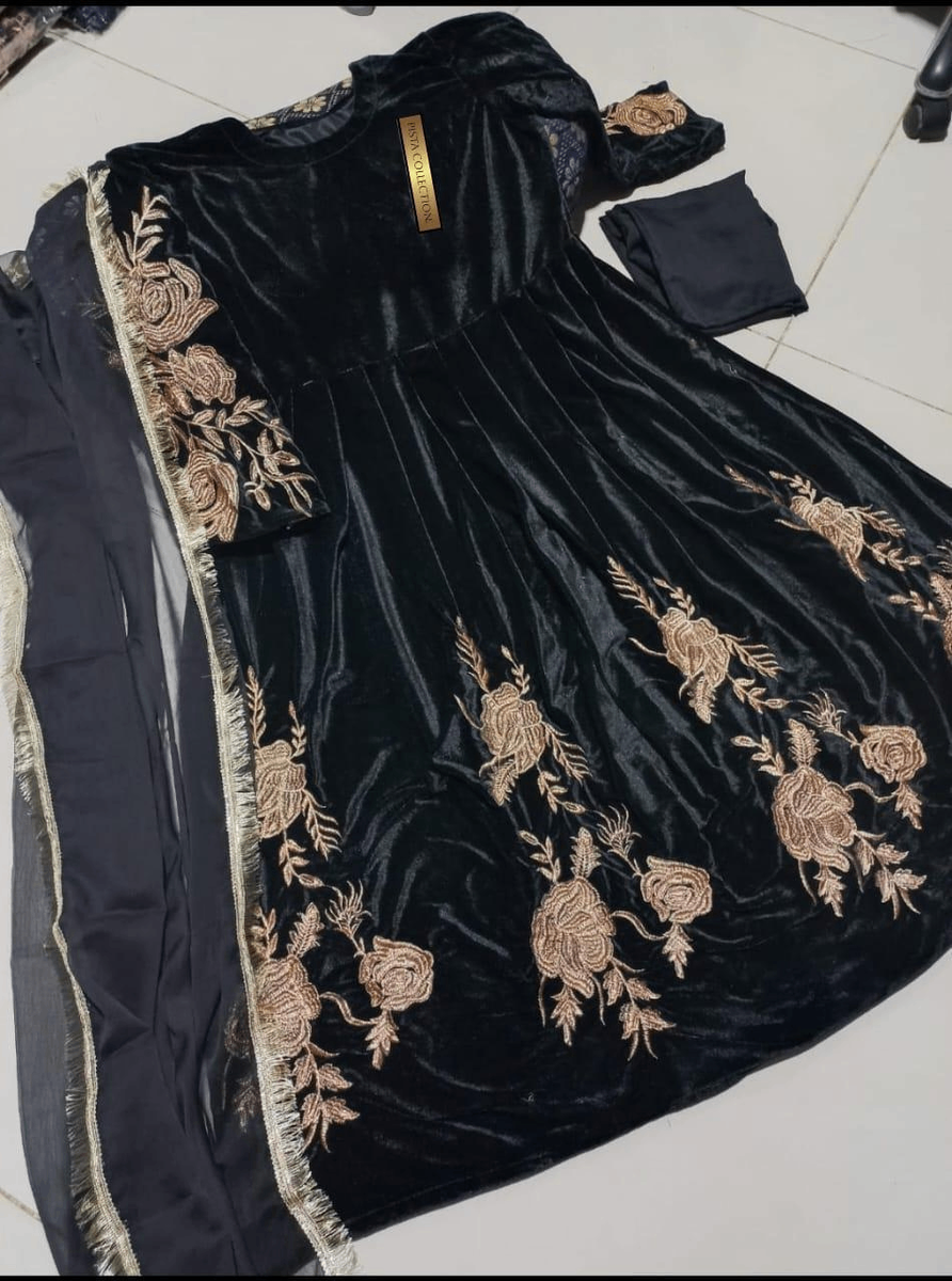 3 PCs Women's Unstitched Embroidered Maxi Suit