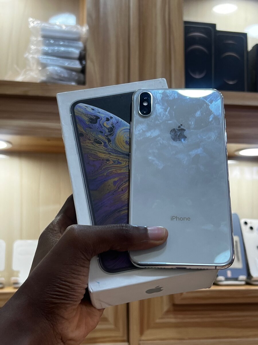 iPhone XS MAX/64giga ORIGINAL IMPORTER