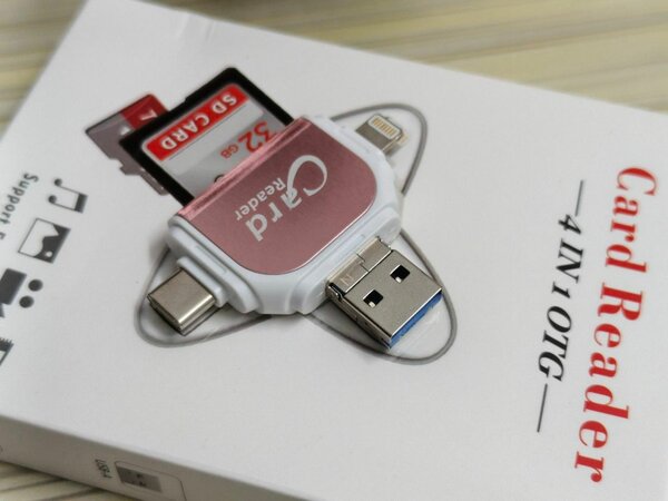 Lecteur de Carte 4 en 1 OTG