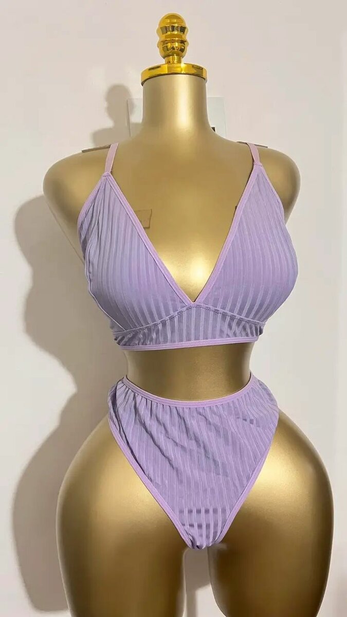 Ensemble lingerie violet côtelé