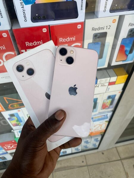 iPhone 13 simple 128Go quasi neuf