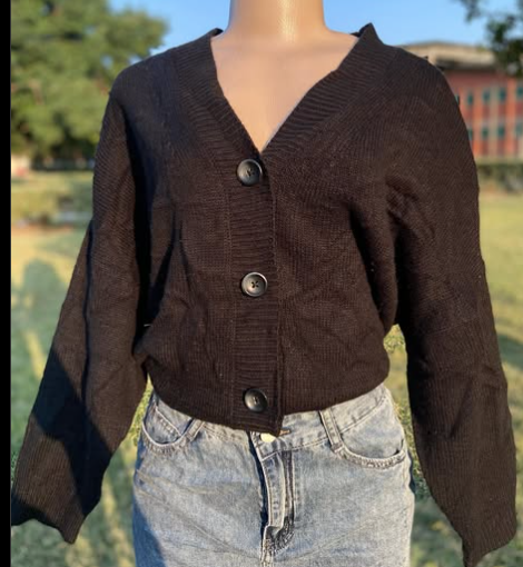 Short knitted sweater with buttons size: M/L