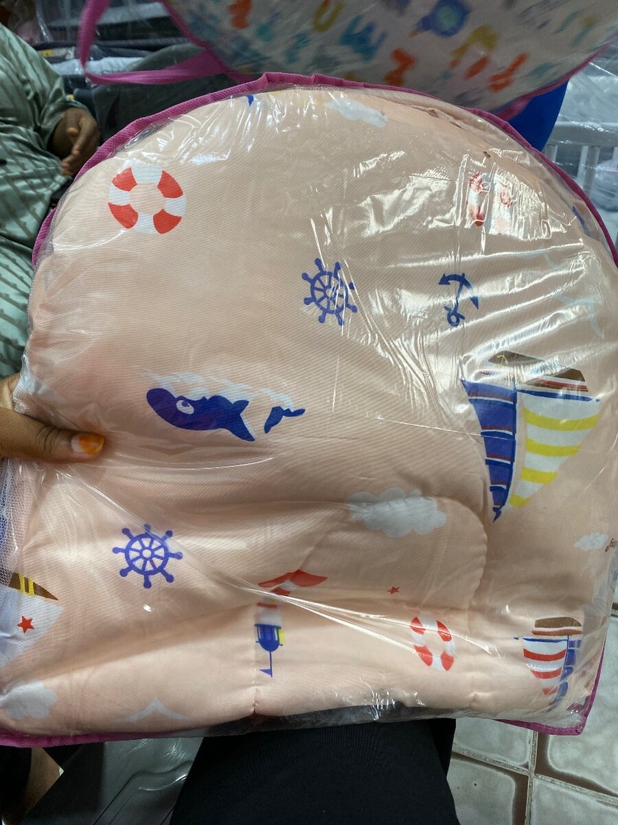 Moustiquaire de bébé