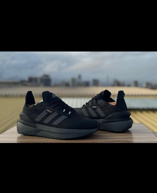 BASKETS ADIDAS original dans sa boîte 40-45