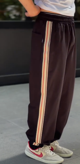 Шаровары с лампасами