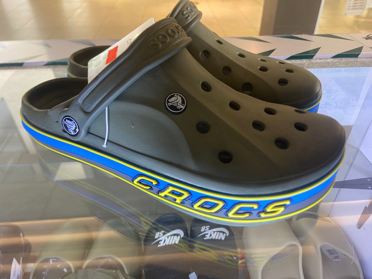 QUALITY CROCS SIZES: 8 - 10UK