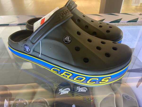 QUALITY CROCS SIZES: 8 - 10UK