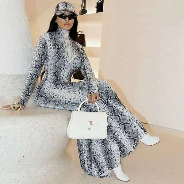 Robe sexy avec chapeau