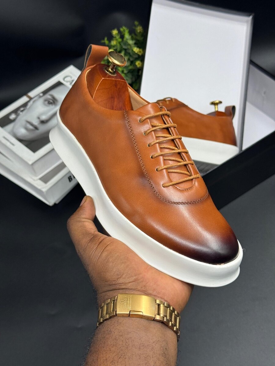 TIMBERLAND BROWN AND WHITE