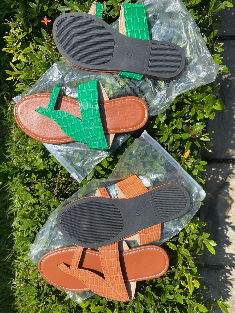 Ladies easy wear slides