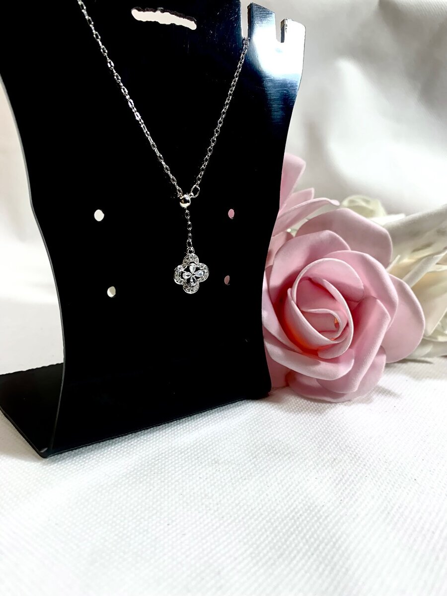 Elegant Silver Pendant Chain