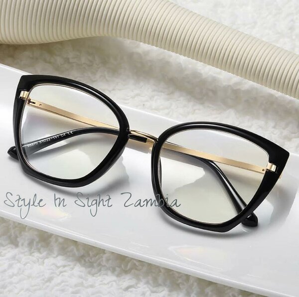 Image glasses, in glossy frame, for work at the computer and telephone with protection against screen radiation